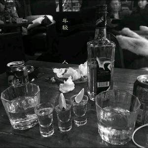 久久久精品强奸視頻
